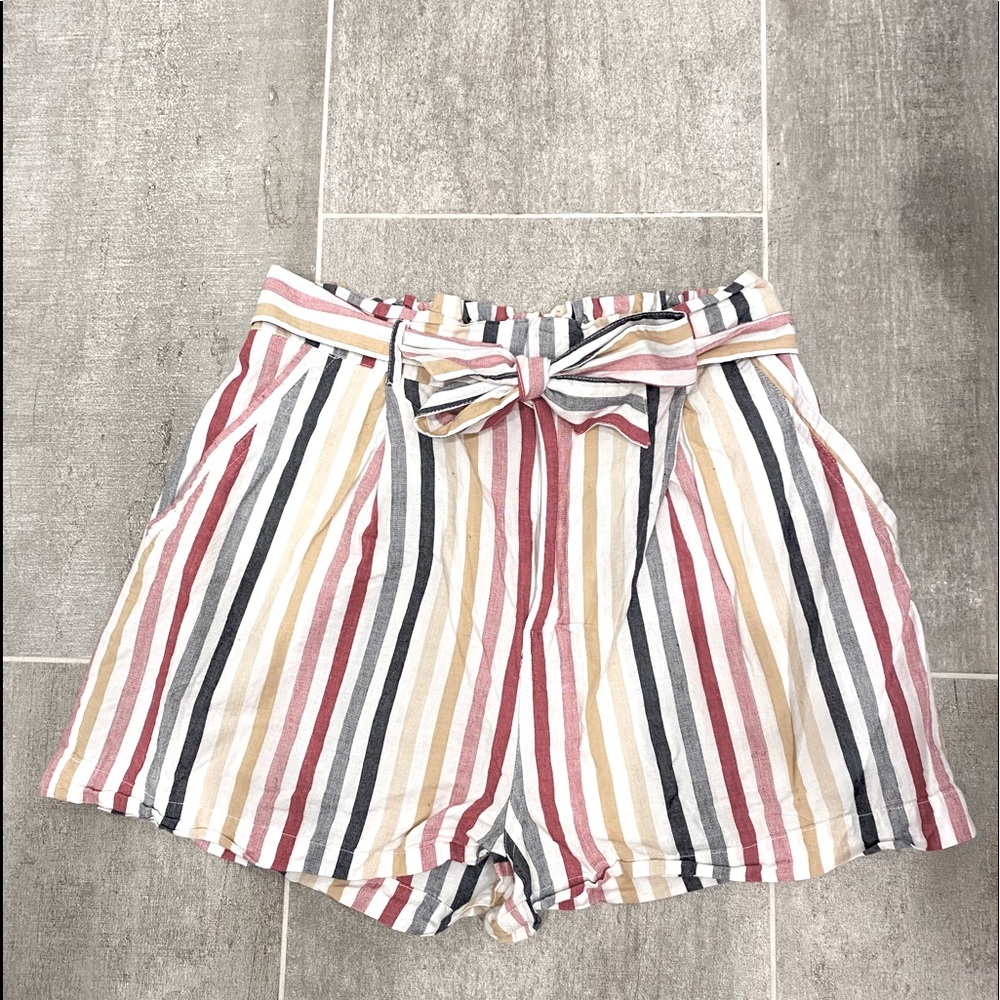 Pin stripe high-waisted shorts with tie in front